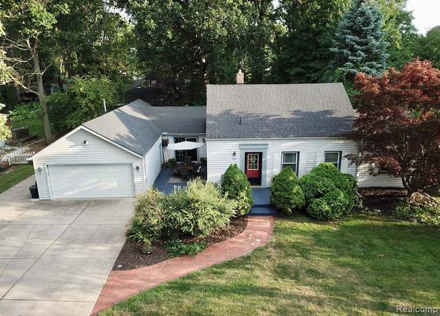 Property at 9207 Whitall Ln, Trenton, MI 48138, 4 beds, 2 baths