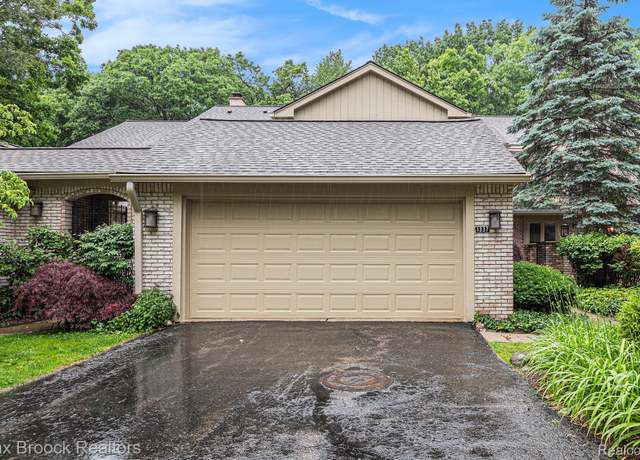 Property at 1337 Knollcrest Cir, Bloomfield Hills, MI 48304, 3 beds, 3.5 baths