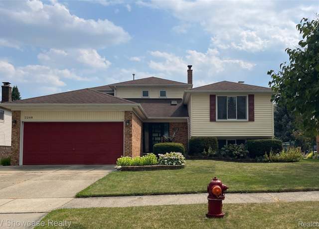 Property at 2268 Academy Dr, Troy, MI 48083, 5 beds, 2.5 baths