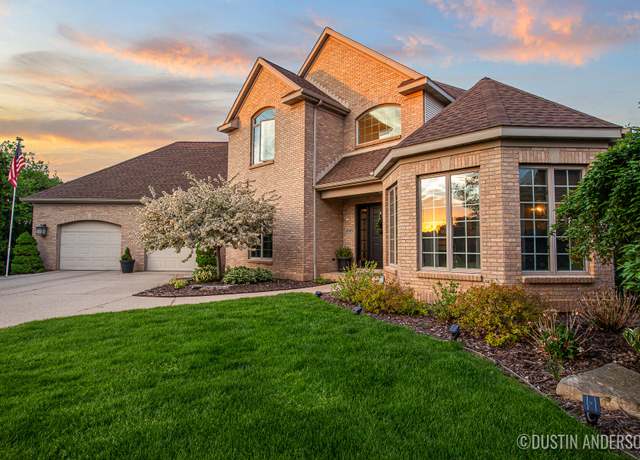 Property at 8682 Wallinwood Farms Dr, Jenison, MI 49428, 6 beds, 3.5 baths