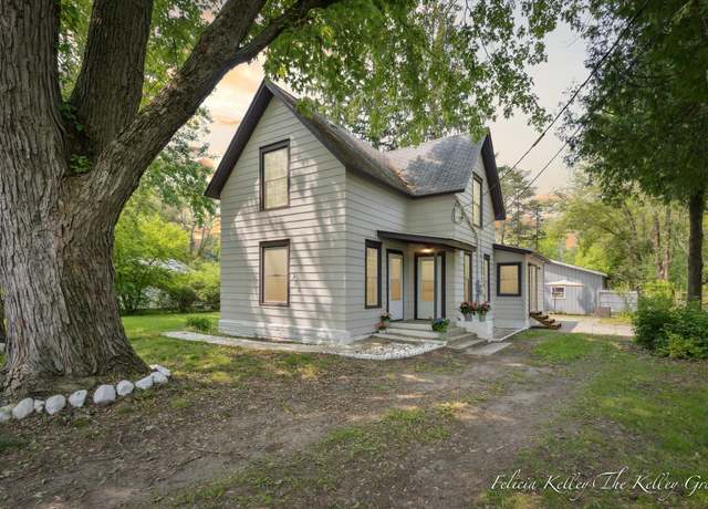 Property at 304 S Muenscher St, Howard City, MI 49329, 3 beds, 1 bath