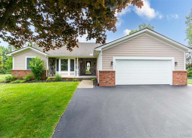 Property at 1405 S Sashabaw Rd, Ortonville, MI 48462, 4 beds, 4.5 baths