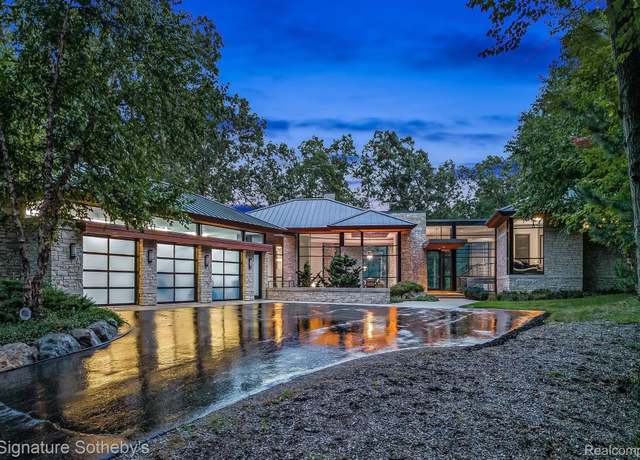 Property at 6956 Cooley Lake Rd, White Lake Charter Township, MI 48383, 5 beds, 4.5 baths