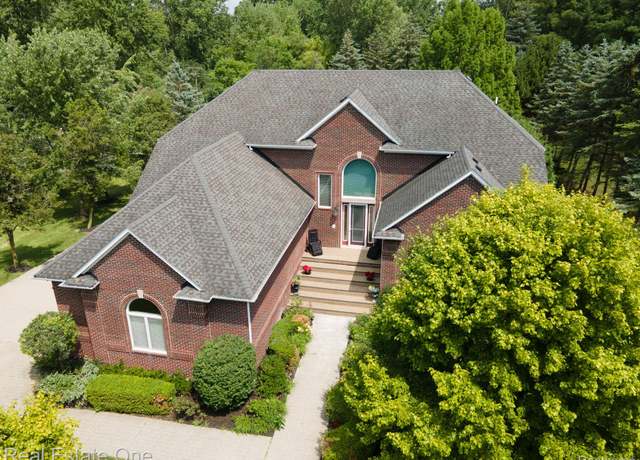Property at 6120 Evanswood Rd, Troy, MI 48085, 4 beds, 4.5 baths