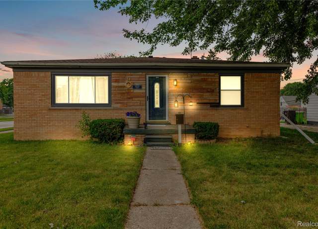 Property at 19035 Frazho Rd, Roseville, MI 48066, 3 beds, 1.5 baths