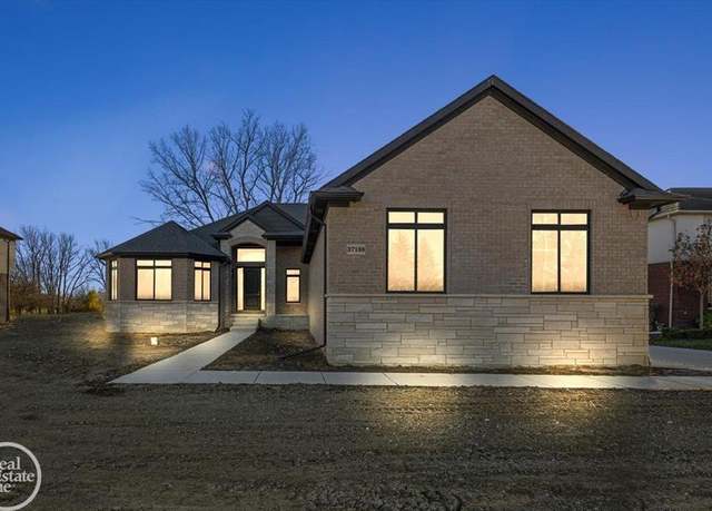 Property at 854 Hemlock Dr, Addison, MI 48370, 3 beds, 2.5 baths