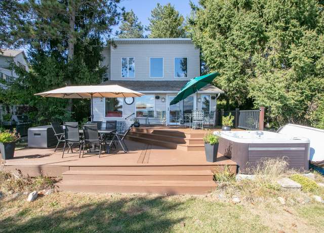 Property at 24199 N Shore Dr, Edwardsburg, MI 49112, 3 beds, 2 baths