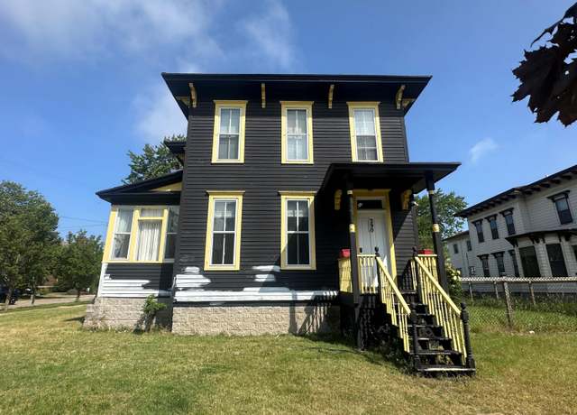 Property at 390 W Muskegon Ave, Muskegon, MI 49440, 5 beds, 3.5 baths
