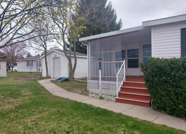 Property at 1542 David Pl, Traverse City, MI 49686, 3 beds, 2 baths