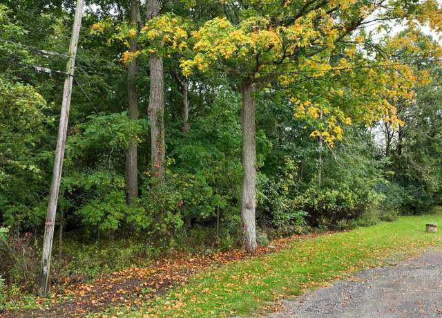 Property at 2 Esson Dr, Grand Blanc, MI 48439