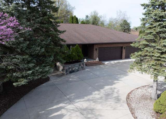 Property at 15600 Homeister Dr, Riverview, MI 48193, 3 beds, 4.5 baths