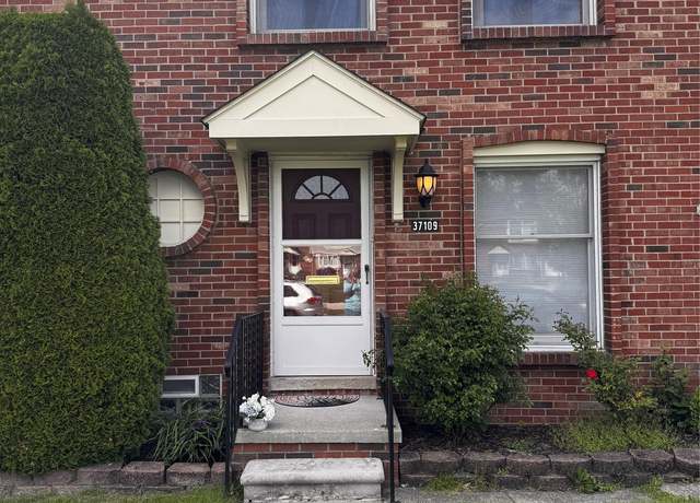 Property at 37109 Charter Oaks Blvd #42, Clinton Township, MI 48036, 2 beds, 1.5 baths
