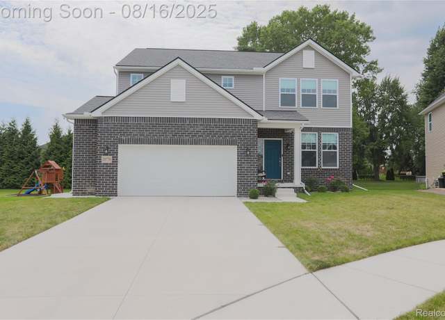 Property at 20776 Wexford Dr, Macomb Township, MI 48044, 4 beds, 2.5 baths