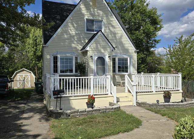 Property at 29518 Beechwood St, Garden City, MI 48135, 3 beds, 2.5 baths