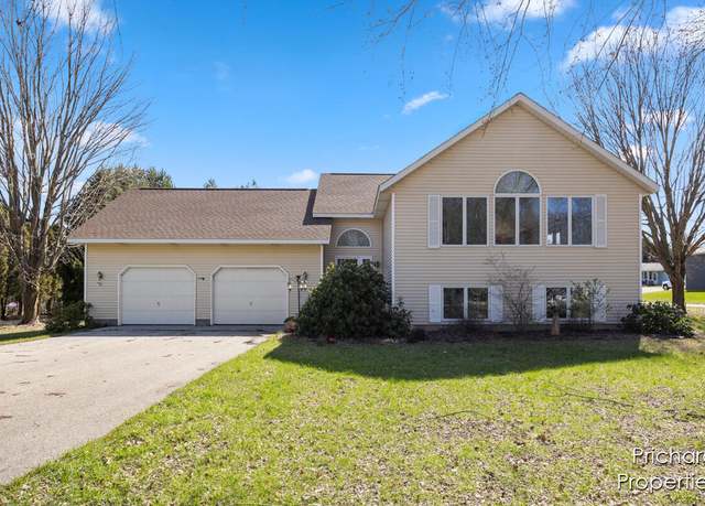 Property at 2461 1/2 56th St, Fennville, MI 49408, 3 beds, 2 baths