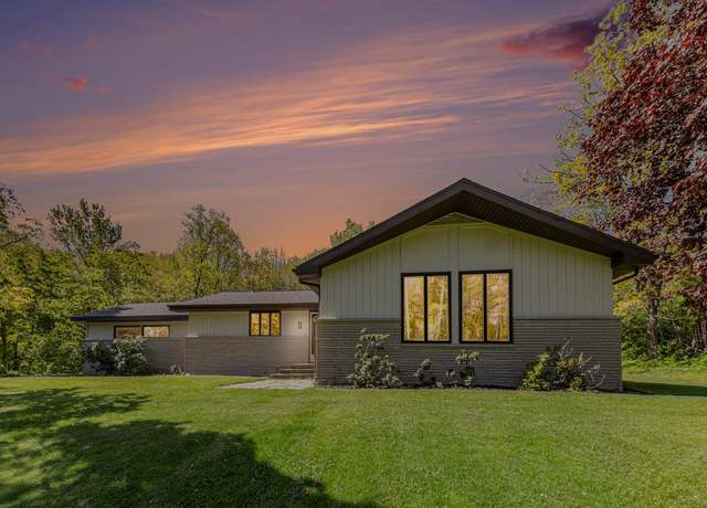 Property at 3284 Fillmore St, Jenison, MI 49428, 4 beds, 2.5 baths