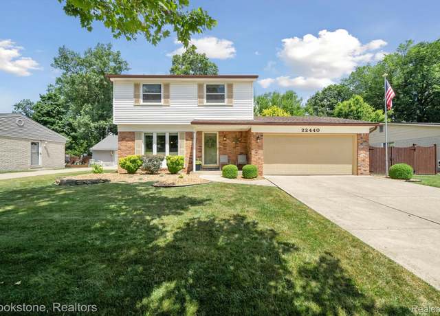 Property at 22440 Hillcrest Dr, Trenton, MI 48183, 3 beds, 1.5 baths