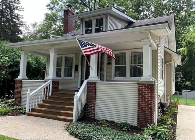 Property at 216 Woodside Rd, Royal Oak, MI 48073, 3 beds, 1 bath
