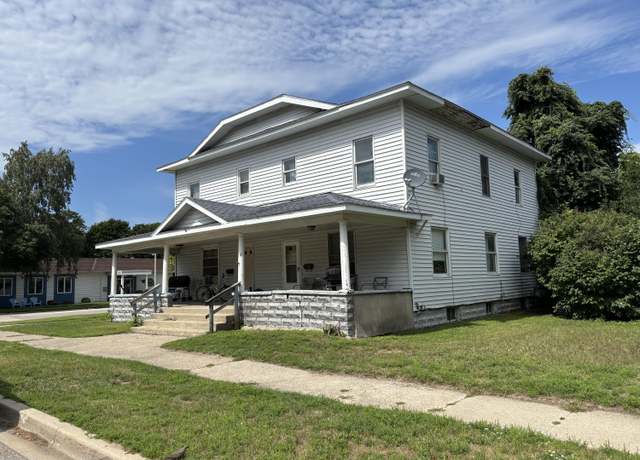 Property at 301 E Foster St, Ludington, MI 49431, 6 beds, 4 baths
