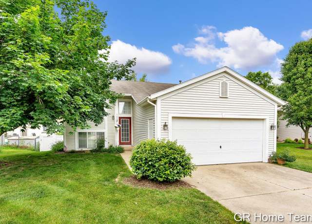 Property at 709 Cashew Ct NW, Grand Rapids, MI 49504, 3 beds, 2 baths