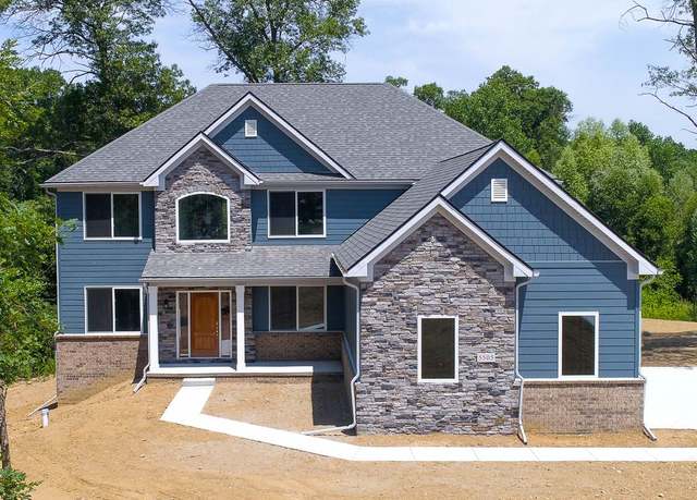 Property at 6239 Willow Ct, West Bloomfield, MI 48324, 4 beds, 2.5 baths