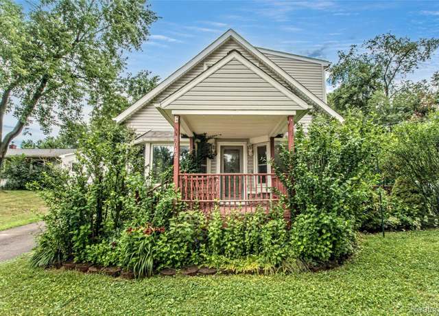 Property at 9042 Gale Rd, White Lake, MI 48386, 3 beds, 2 baths