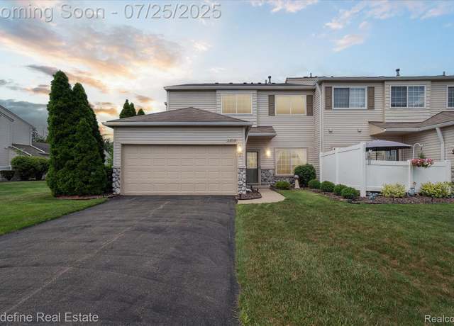 Property at 26708 Ashton Dr, Woodhaven, MI 48183, 2 beds, 1.5 baths