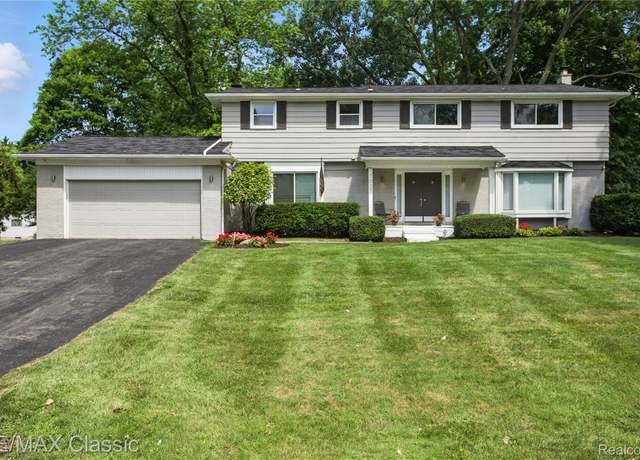 Property at 7027 Beverly Crest Dr, West Bloomfield, MI 48322, 4 beds, 2.5 baths