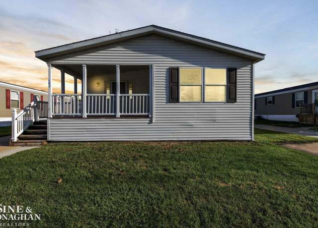 Property at 142 Applewood Ct, Columbus, MI 48063, 3 beds, 2 baths