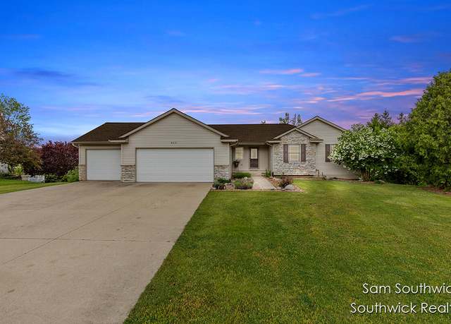 Property at 4231 Vista Dr, Hudsonville, MI 49426, 3 beds, 3 baths