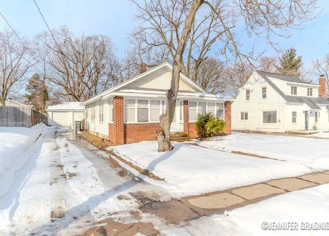 Property at 2033 Wyoming Ave SW, Wyoming, MI 49519, 3 beds, 1 bath