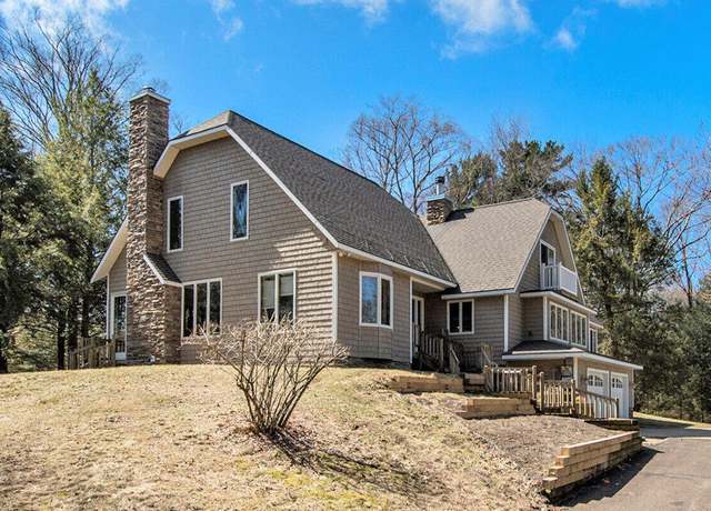 Property at 6051 Butternut Dr, West Olive, MI 49460, 5 beds, 3.5 baths