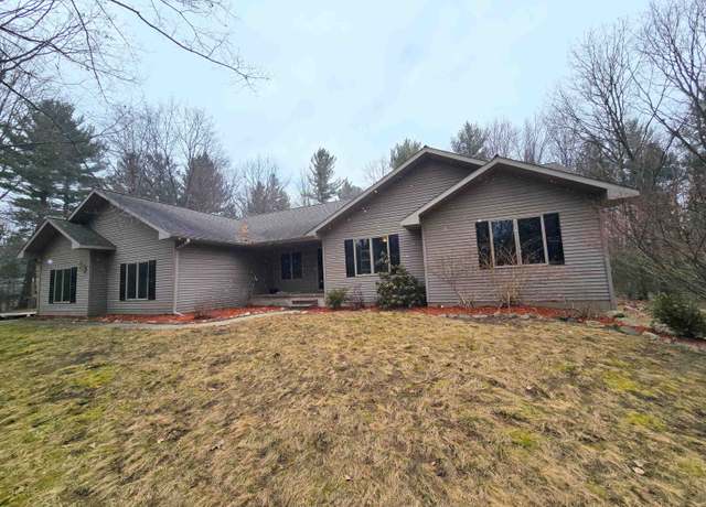 Property at 10122 W Cadillac Rd, Cadillac, MI 49601, 5 beds, 4.5 baths