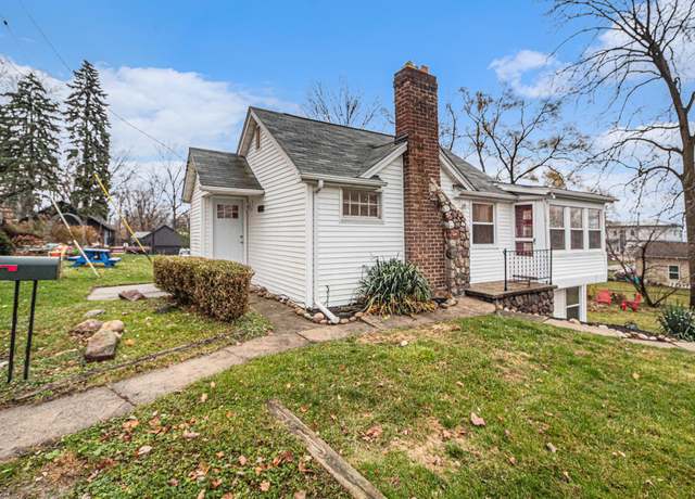 Property at 432 Market St, Walled Lake, MI 48390, 2 beds, 1 bath