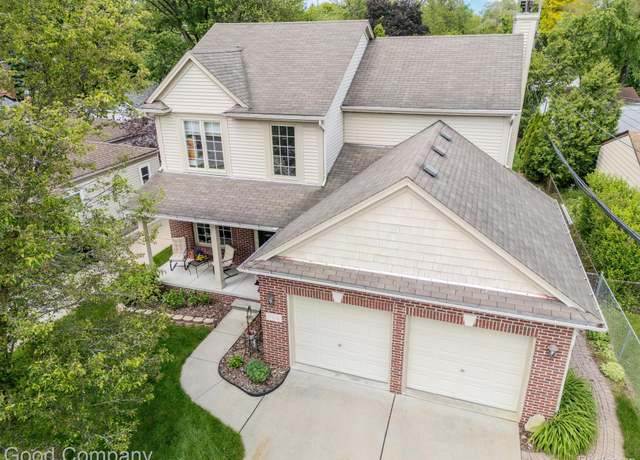 Property at 114 W Bloomfield Ave, Royal Oak, MI 48073, 3 beds, 2.5 baths