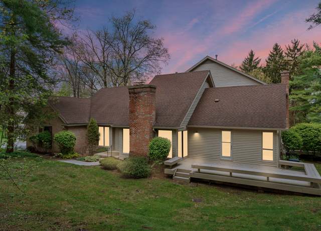 Property at 4612 Golf View Dr, Brighton, MI 48116, 2 beds, 3 baths