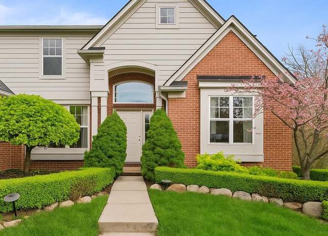 Property at 4651 Rosewood Ln, West Bloomfield, MI 48323, 4 beds, 3.5 baths