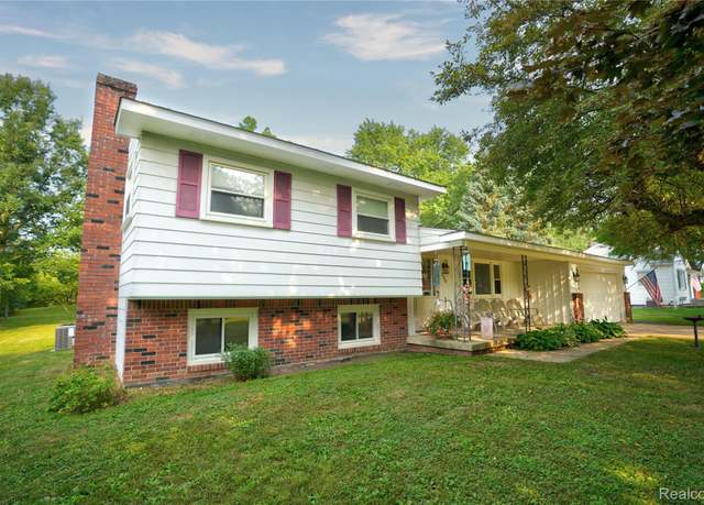 Property at 3464 S Elms Rd, Swartz Creek, MI 48473, 3 beds, 1.5 baths