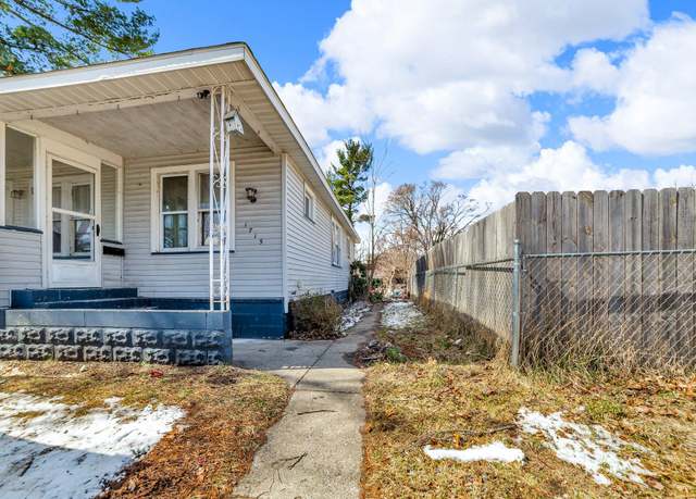 Property at 1715 Pine St, Muskegon, MI 49442, 2 beds, 1 bath
