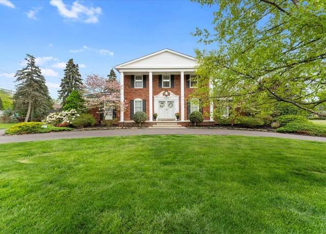 Property at 28605 Southpointe Rd, Grosse Ile, MI 48138, 3 beds, 2.5 baths