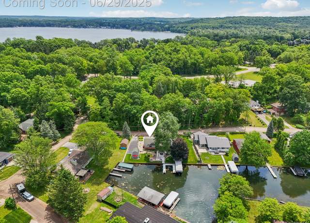 Property at 11920 Portage Lake Ave, Pinckney, MI 48169, 3 beds, 1.5 baths