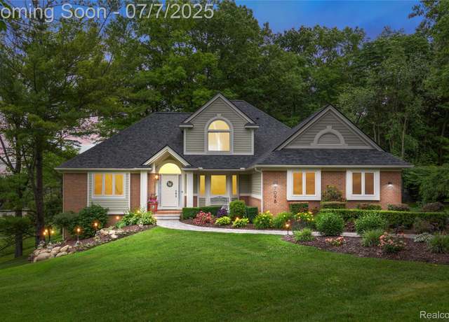 Property at 7098 Hickory Hollow Cir, Clarkston, MI 48348, 3 beds, 3.5 baths