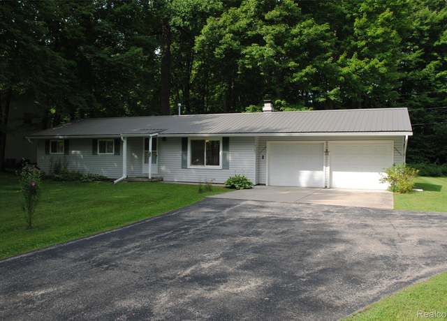Property at 3103 Nokomis Trl, Clyde, MI 48049, 3 beds, 1.5 baths