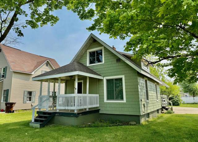 Property at 1102 Manning, Cadillac, MI 49601, 3 beds, 1 bath
