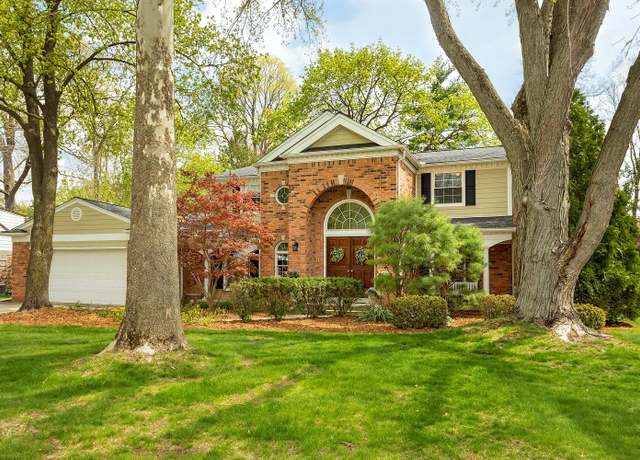 Property at 32848 White Oaks Trl, Beverly Hills, MI 48025, 4 beds, 3 baths