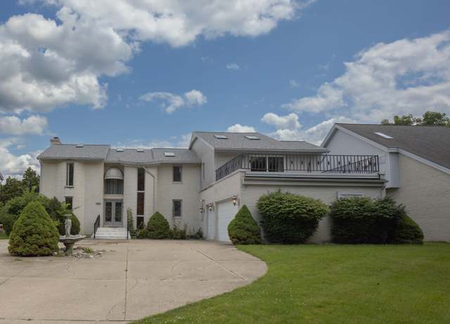 Property at 5881 Naneva Ct, West Bloomfield, MI 48322, 5 beds, 5.5 baths