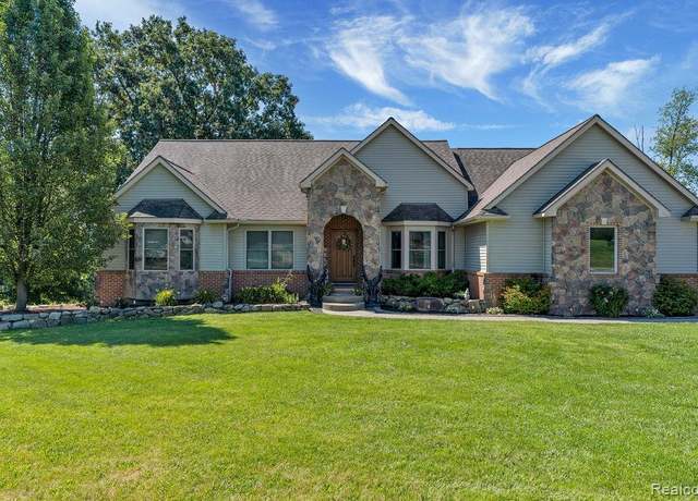 Property at 11068 Meadowview Dr, Goodrich, MI 48438, 4 beds, 2.5 baths
