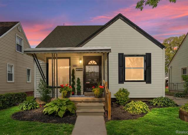 Property at 2162 Mill St, Lincoln Park, MI 48146, 3 beds, 1.5 baths