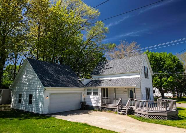 Property at 134 W Sheridan St, Fremont, MI 49412, 3 beds, 1.5 baths
