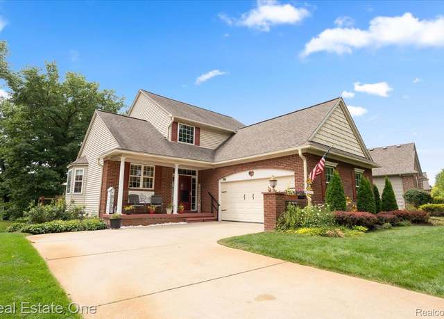 Property at 9952 Tioga Trl, Hamburg Township, MI 48169, 3 beds, 3 baths